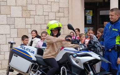 Zadarski učenici učili o sigurnosti u prometu: ‘Dva kotača nisu igračka’
