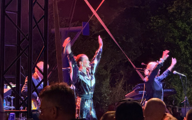 FOTO Severina nastupa u Kapetanskom parku, pjeva ‘pod koronom’