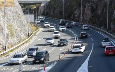 Desnica u EP-u traži ukidanje zabrane prodaje benzinaca i dizelaša