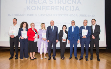 Ministar Bačić dodijelio priznanje načelniku Općine Stankovci