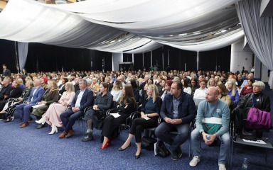 U povodu Dana učitelja nagrađeno 522 učitelja i nastavnika, među njima ima i nekoliko Zadranki