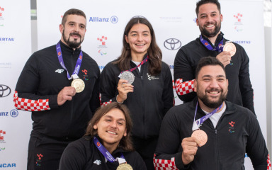 Svečani doček osvajača medalja sa SP-a u paraatletici i paraplivanju