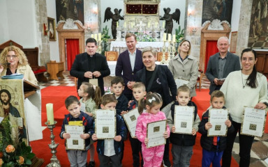 Mladi umjetnici nagrađeni u Zadru. Likovni natječaj o sv. Šimi nadmašio očekivanja