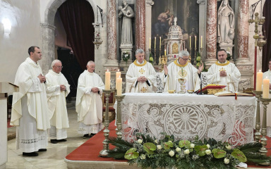 Nadbiskup Zgrablić predvodio misu na blagdan sv. Frane