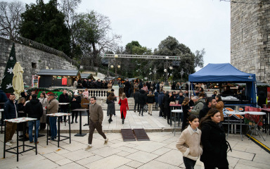 Pronađen posljednji zakupac za kućicu na zadarskom Adventu: Ponudio 10.567 eura