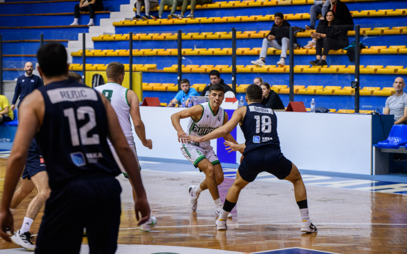 Zelenima bodovi, novi pad Jazina