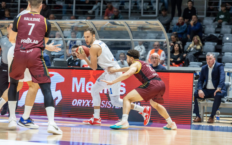 Protiv potentne Mege traži se izlaz iz crne regionalne rupe