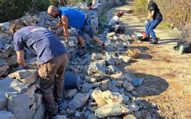 Volonteri oduševljeni Vranskim jezerom i suhozidima: ‘Imamo stvarno sjajan tim’