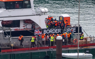 Britanija najavila najveću reviziju politike prema tražiteljima azila u moderno doba