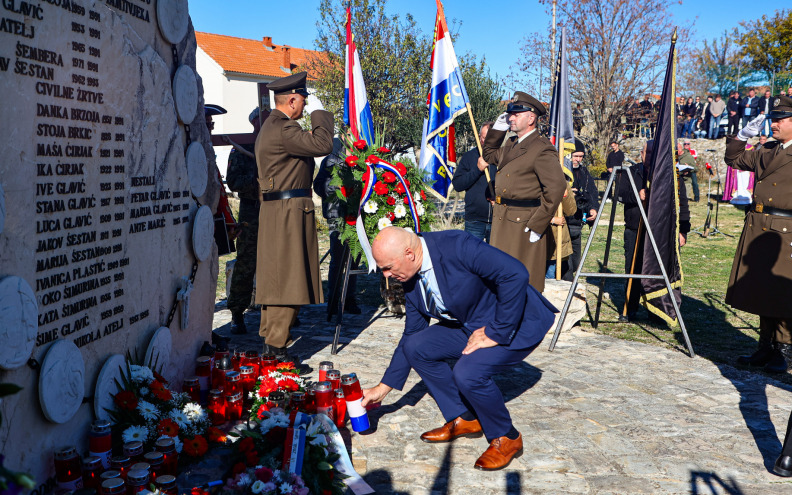 U Nadinu obilježena tragična obljetnica zločina počinjenog dan nakon Škabrnje: ‘Iskalili su se na ovim selima…’