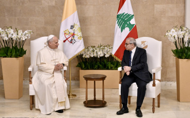 Papa Lav donosi poruku mira Libanonu