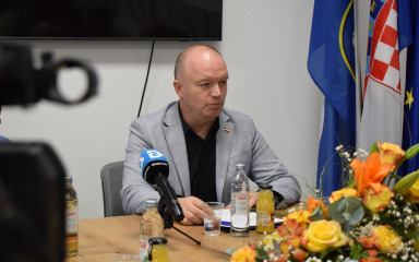 Ministar Šipić posjetio Sv. Filip i Jakov: ‘Stvaraju se bolji uvjeti za djecu i mlade’