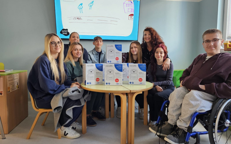 Zadarski srednjoškolci donirali šest inhalatora pedijatrijskom odjelu OB Zadar