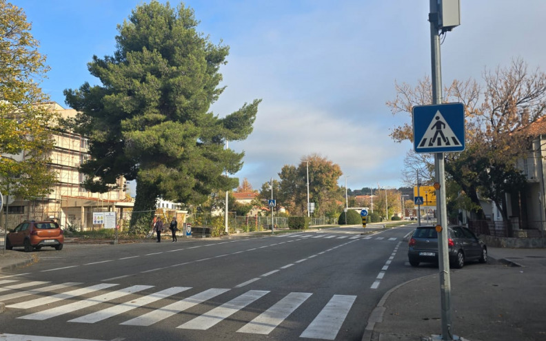 Benkovac ulazi u digitalnu eru: Dobili tri nova pametna pješačka prijelaza