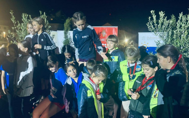 Tri zlata, četiri srebra i pet bronci: Atletičari AK Biograd iz Dubrovnika se vratili s 12 medalja
