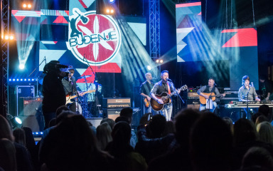 Večeras grupa Buđenje na Adventu: ‘U Zadarskoj županiji imamo neke od svojih najdugovječnijih fanova’