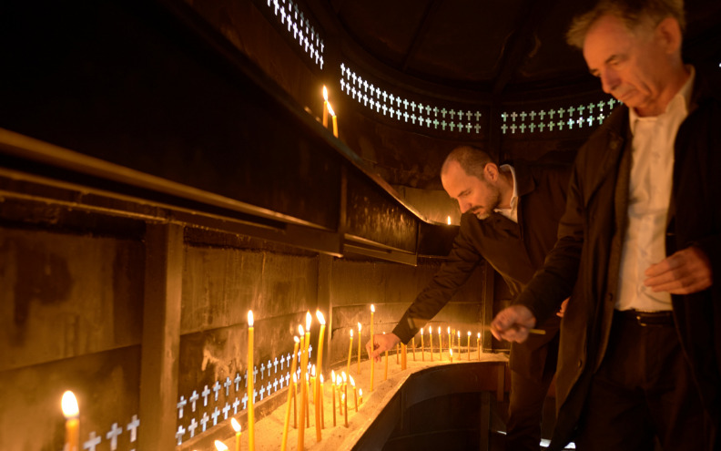 Predstavnici SNV-a zapalili svijeće u počast žrtvama Vukovara i Škabrnje: ‘Unatoč obeshrabrujućim okolnostima, nećemo prestati…’