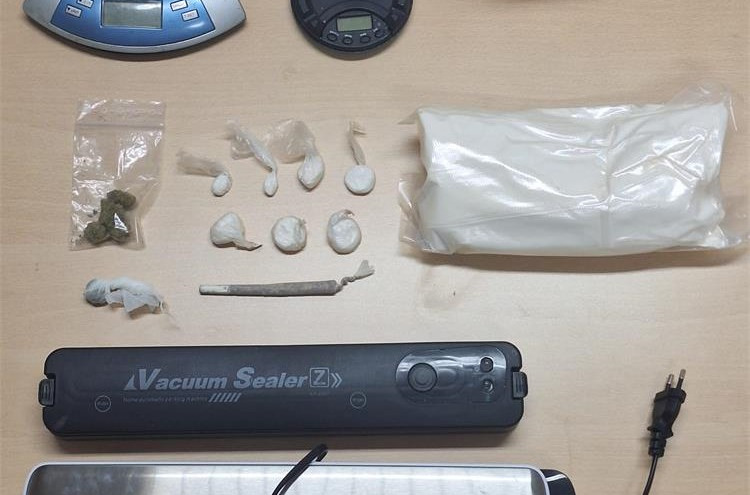 Policija pronašla drogu prilikom pretraga