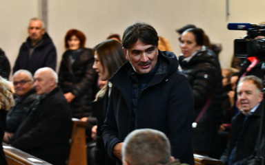 Zlatko Dalić došao na komemoraciju u Škabrnji: ‘Ovdje sam da se poklonim žrtvama’