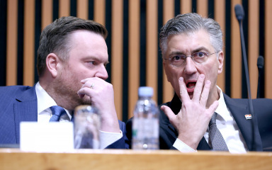 Plenković kritizirao oporbu: ‘U SDP-ovu mandatu mirovine su rasle 12 eura, u HDZ-ovu 300’