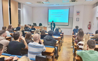 Kako će umjetna inteligencija preoblikovati zanimanja? ‘Oslobodila je snažnu silu…’