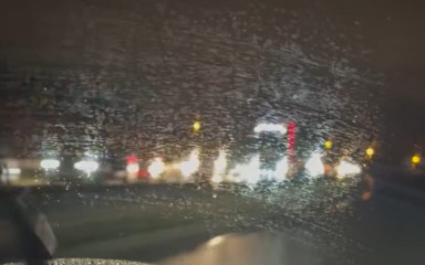 Prometna nesreća na brzoj cesti, sudarila se dva vozila! Uzrokovan zastoj prometa!