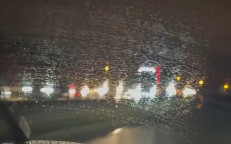 Prometna nesreća na brzoj cesti, sudarila se dva vozila! Uzrokovan zastoj prometa!