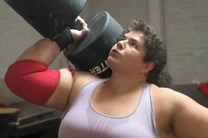 Najjačoj ženi na svijetu oduzeta titula nakon što je utvrđeno da je biološki muškarac