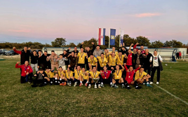 Juniori Abecede osvojili Kup, Šegarić od tragičara do junaka