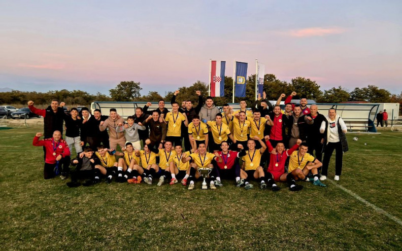 Juniori Abecede osvojili Kup, Šegarić od tragičara do junaka