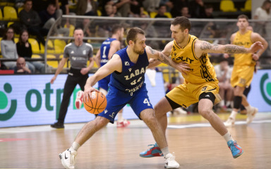 Zadrani pali na Gripama nakon dodatnih pet minuta igre, Drežnjak i Jordano presudili bivšima