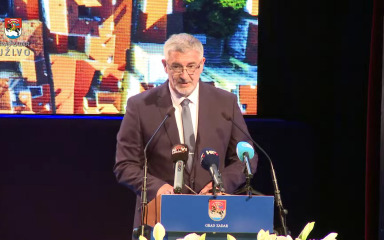 Ivica Žuvela otvorio svečanu sjednicu Gradskog vijeća: ‘Pišući svoju, pišemo i povijest ovog grada’