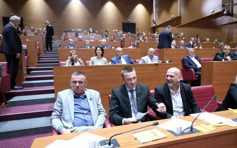 Stvara li Plenković novu parlamentarnu većinu. Domovinci tvrde da nisu u panici: 'Nema od toga ništa'