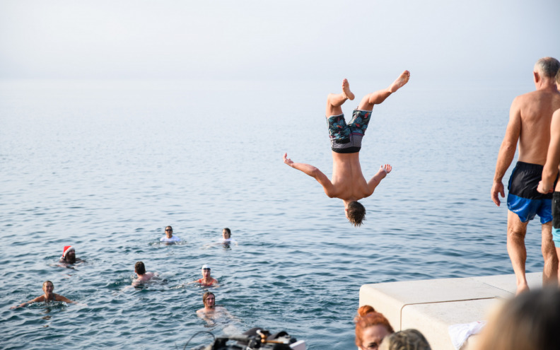 HRABRO U NOVU GODINU Pridružite se tradicionalnom novogodišnjem kupanju na Morskim orguljama