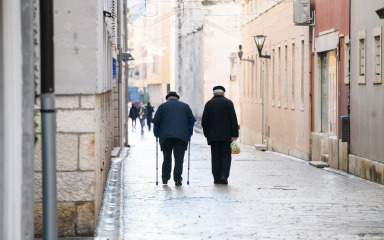 Sutra kreće isplata božićnica i naknada za zadarske umirovljenike