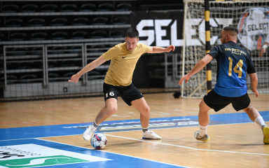 Malom Parizu mjesni derbi, kriza Sukošana