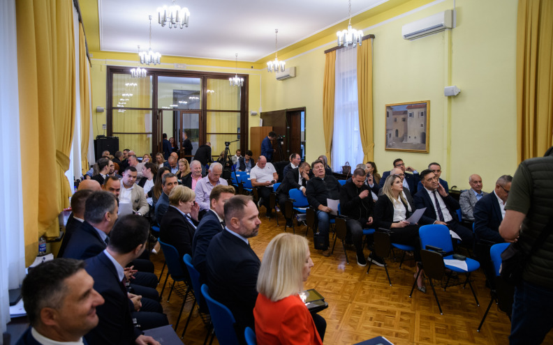 Za političke stranke iz županijskog proračuna predviđeno čak - 26.000 eura