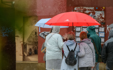 Četvrtak pun kiše, oblaka i vjetra: olujno jugo na jugu, bura na sjeveru