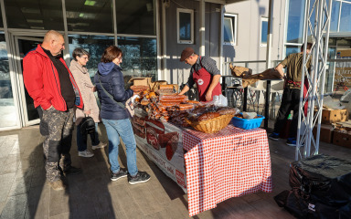 Čvarkijada i Turopoljski stol oduševili Zadrane, pogledajte što se sve nudilo