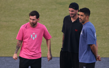 Legendarni urugvajski napadač ostaje još godinu dana u Miamiju