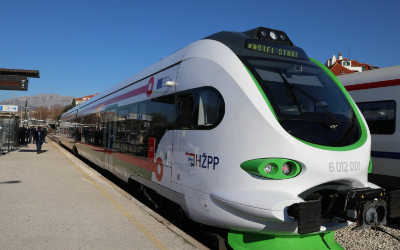 HŽ objavio tko će u 2026. imati neograničen besplatan prijevoz vlakom