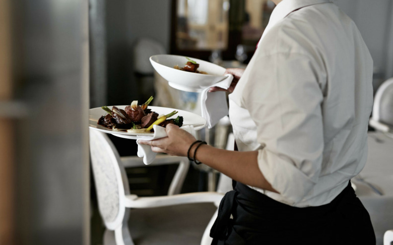 ŠEFICA POZNATE ZADARSKE KONOBE IZBJEGLA ZATVOR Pokrala konobu i državu, vratit će 300 tisuća eura