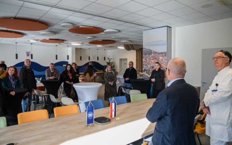 Domjenak za zadarske medije: U blagdanskom ozračju obilježena uspješna godina zadarske bolnice