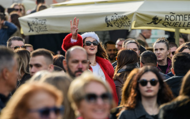 [FOTO] Pogledajte kako je prošao Badnjak u Zadru: Oživjela tradicija i humanitarni duh grada