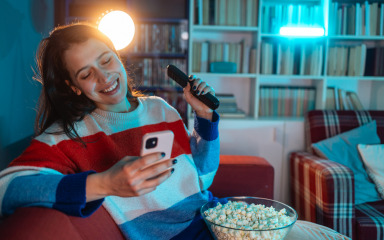 Sve više ljudi preskače doček Nove godine, i ostaje uz Netflix