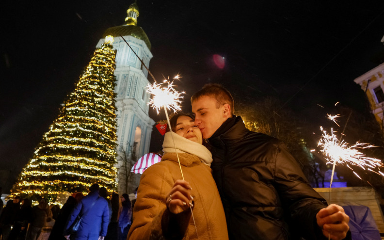 Svijet se oprašta od 2025. uz vatromet, glazbu i nadu u bolju 2026.