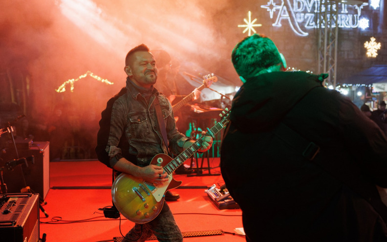 [FOTO] Vatra zagrijala Zadrane na Trgu Petra Zoranića