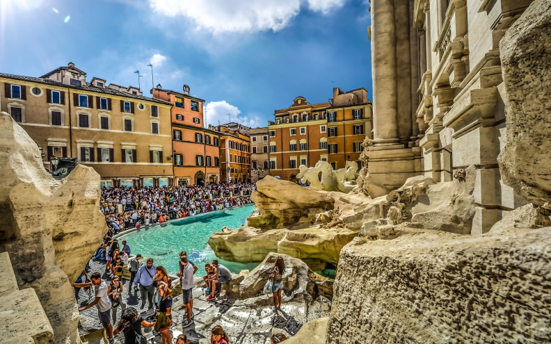 Pristup Fontani di Trevi turistima se od veljače naplaćuje dva eura
