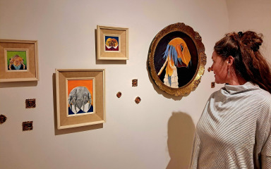 U ŠPUDU PONOSNI Radovi njihove nastavnice uvršteni u 8. Bijenale slikarstva