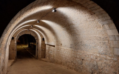 Nakon obnove postavljena i rasvjeta na ulazu u povijesnu utvrdu Forte